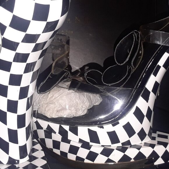 COPY - PRIVILEDGED HEELESS CHECKER - Picture 5 of 5